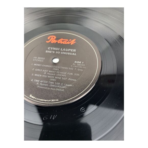 Cindy Lauper She's So Unusual Vinyl Record 1983 First Press 38930 Portrait - Picture 11 of 13